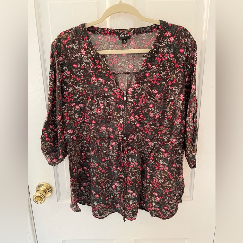Torrid Floral 3/4 Sleeve Top Size 1 (14/16)